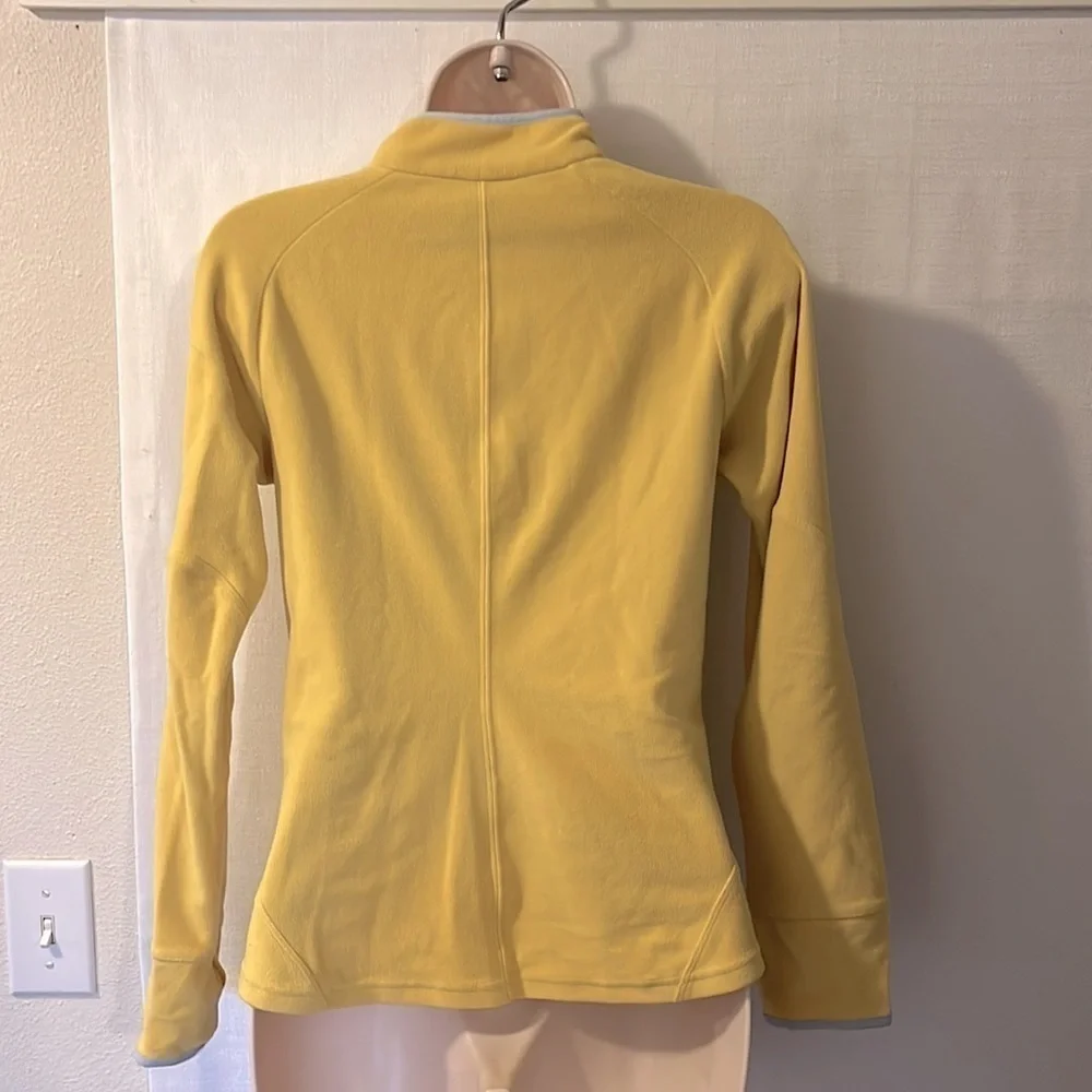 𝅺nike fleece zip up, yellow, size small, in good condition